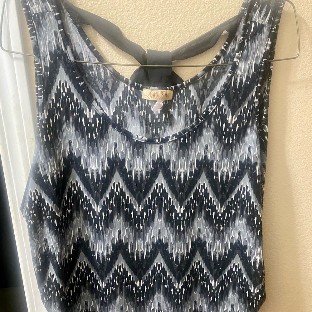 Lavish Plus printed tank w/ ribbon tie